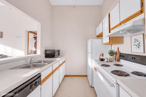 Tiny photo for 1414 W Clear Water Circle #2F, Round Lake Beach, IL 60073 (MLS # 12631736)