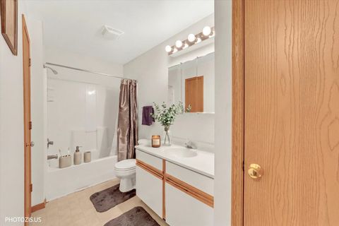Tiny photo for 1414 W Clear Water Circle #2F, Round Lake Beach, IL 60073 (MLS # 12631736)