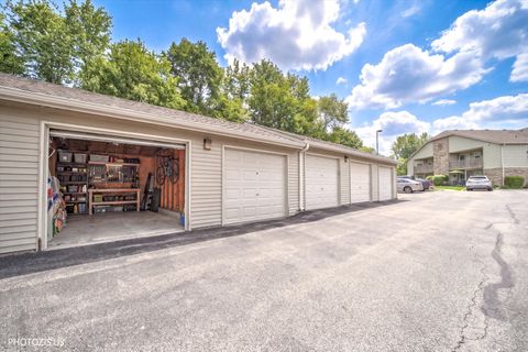 Tiny photo for 1414 W Clear Water Circle #2F, Round Lake Beach, IL 60073 (MLS # 12631736)