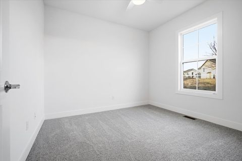 Tiny photo for 8 Stone Mill Court, Bloomington, IL 61705 (MLS # 12573550)