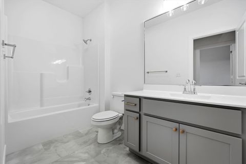 Tiny photo for 8 Stone Mill Court, Bloomington, IL 61705 (MLS # 12573550)