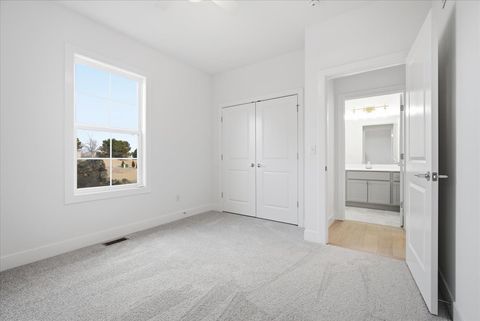 Tiny photo for 8 Stone Mill Court, Bloomington, IL 61705 (MLS # 12573550)