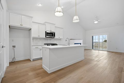 Tiny photo for 8 Stone Mill Court, Bloomington, IL 61705 (MLS # 12573550)