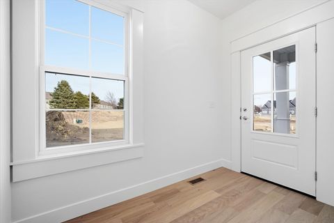 Tiny photo for 8 Stone Mill Court, Bloomington, IL 61705 (MLS # 12573550)