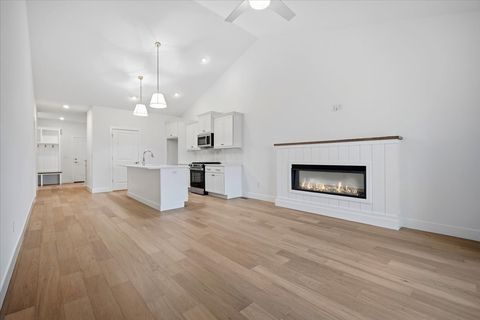 Tiny photo for 8 Stone Mill Court, Bloomington, IL 61705 (MLS # 12573550)