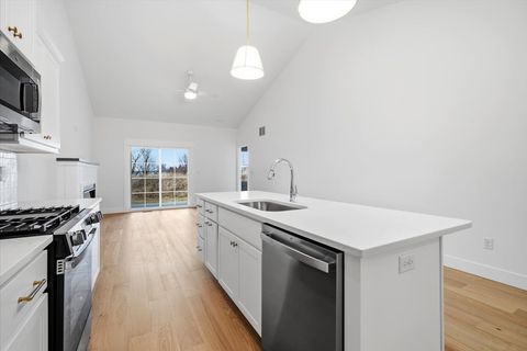 Tiny photo for 8 Stone Mill Court, Bloomington, IL 61705 (MLS # 12573550)