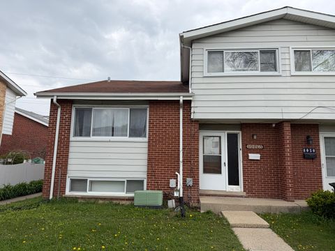 Tiny photo for 8052 W Lyons Street, Niles, IL 60714 (MLS # 12633965)