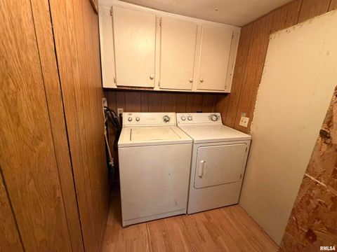 Tiny photo for 507 Wortby Street, Odin, IL 62870 (MLS # EB460453)