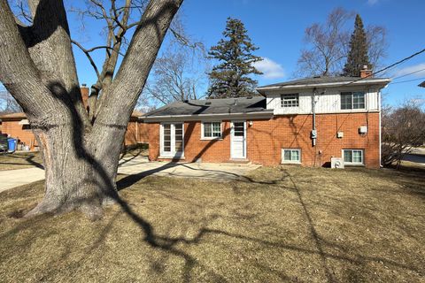 Tiny photo for 240 Hatlen Avenue, Mount Prospect, IL 60056 (MLS # 12581455)