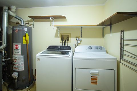 Tiny photo for 1509 Commodore Court #8, Schaumburg, IL 60193 (MLS # 12489637)