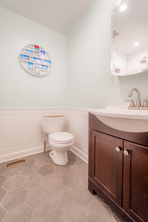 Tiny photo for 803 S Vine Avenue, Park Ridge, IL 60068 (MLS # 12590145)