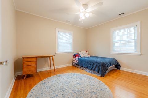 Tiny photo for 803 S Vine Avenue, Park Ridge, IL 60068 (MLS # 12590145)