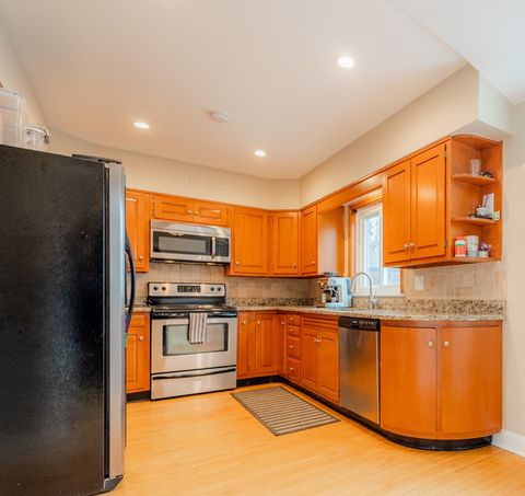 Tiny photo for 803 S Vine Avenue, Park Ridge, IL 60068 (MLS # 12590145)