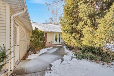 Tiny photo for 23336 S Kings Road, Steger, IL 60475 (MLS # 12521339)