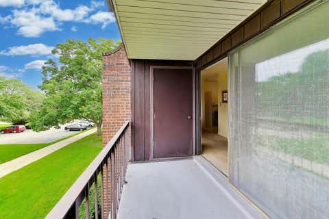 Tiny photo for 440 Raintree Court #2J, Glen Ellyn, IL 60137 (MLS # 12738560)