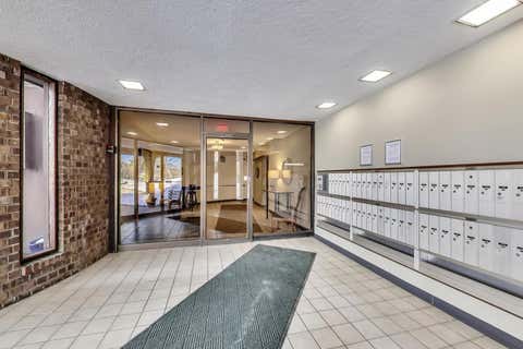 Tiny photo for 440 Raintree Court #2J, Glen Ellyn, IL 60137 (MLS # 12738560)