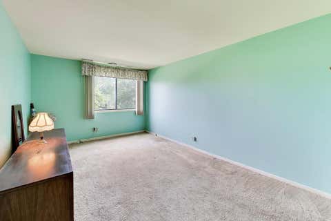 Tiny photo for 440 Raintree Court #2J, Glen Ellyn, IL 60137 (MLS # 12738560)