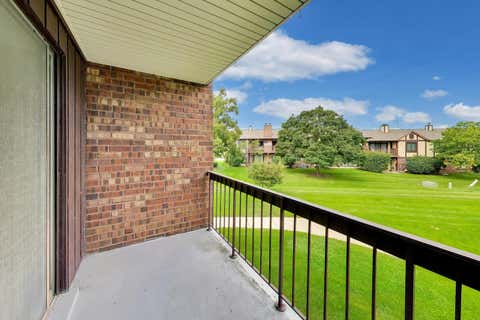 Tiny photo for 440 Raintree Court #2J, Glen Ellyn, IL 60137 (MLS # 12738560)