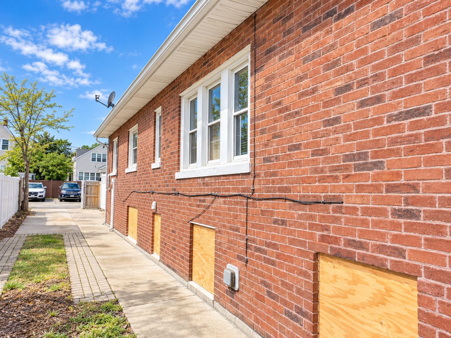 1110 N 16th Avenue