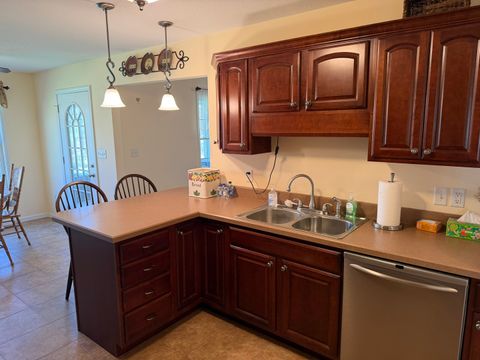 Tiny photo for 2 Dove Lane, Metropolis, IL 62960 (MLS # 12605685)