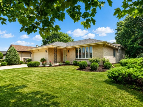 Tiny photo for 7453 Cashew Drive, Orland Park, IL 60462 (MLS # 12744968)