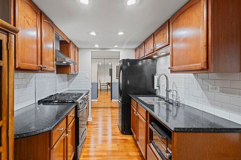 Tiny photo for 505 Redondo Drive #308, Downers Grove, IL 60516 (MLS # 12456462)