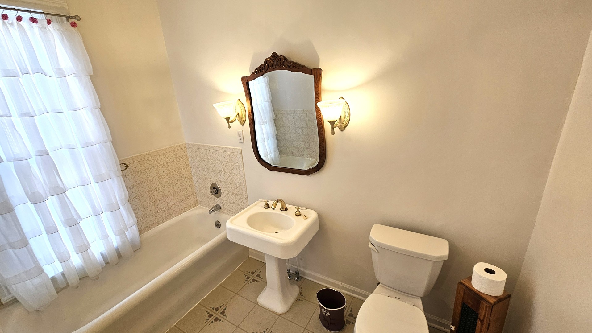 Rockford, Illinois 61107, United States, 3 Bedrooms Bedrooms, ,2 BathroomsBathrooms,Residential,Active,227440