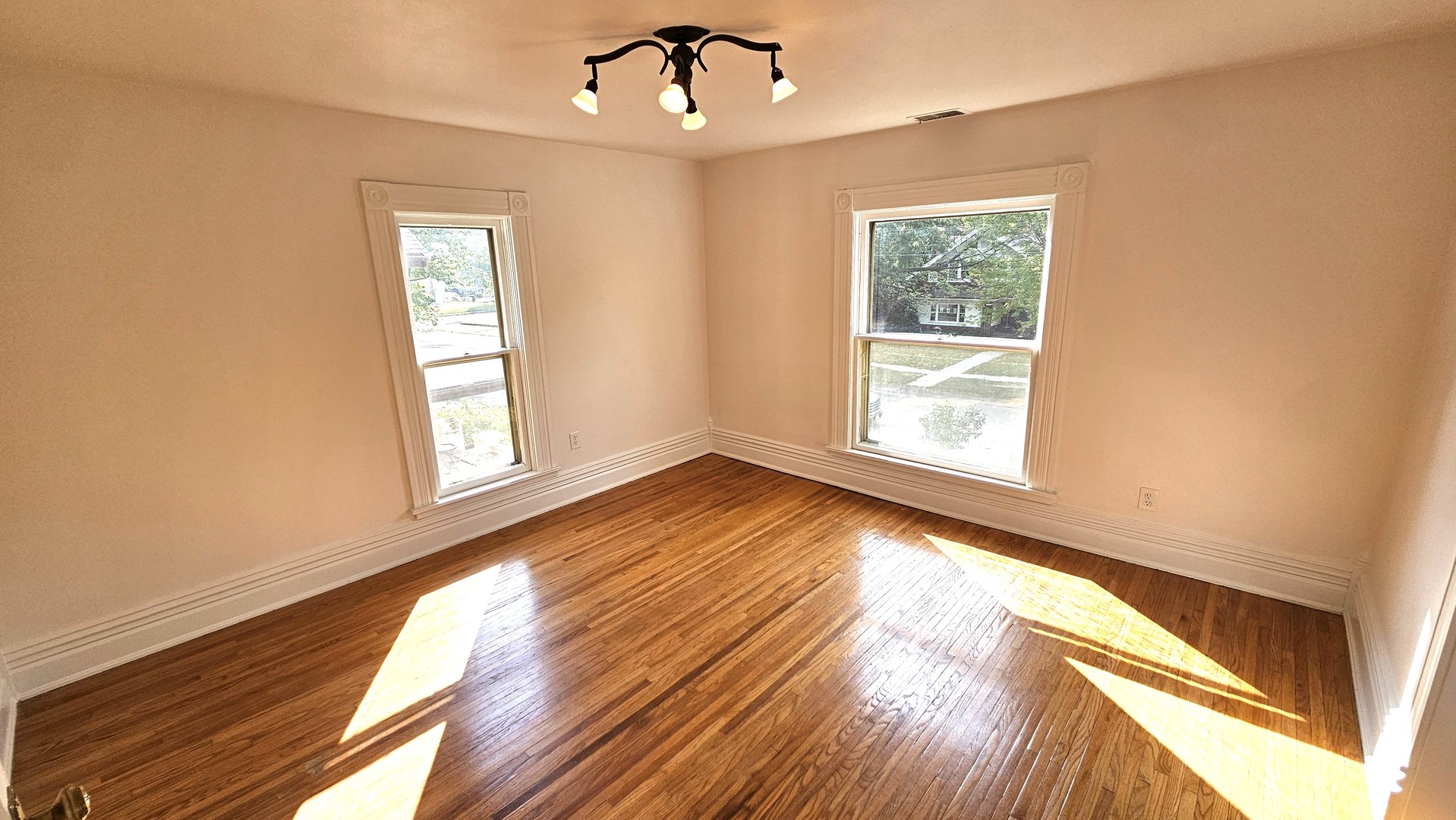 Rockford, Illinois 61107, United States, 3 Bedrooms Bedrooms, ,2 BathroomsBathrooms,Residential,Active,227440