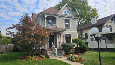 121 Paris Avenue Rockford IL 61107