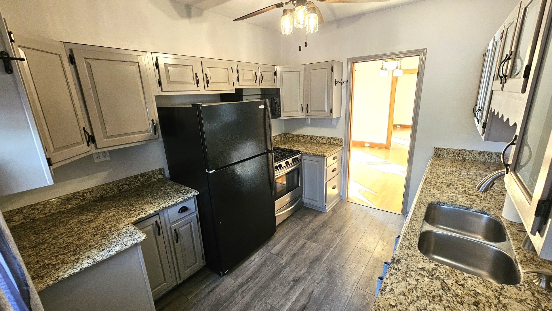 Rockford, Illinois 61107, United States, 3 Bedrooms Bedrooms, ,2 BathroomsBathrooms,Residential,Active,227440