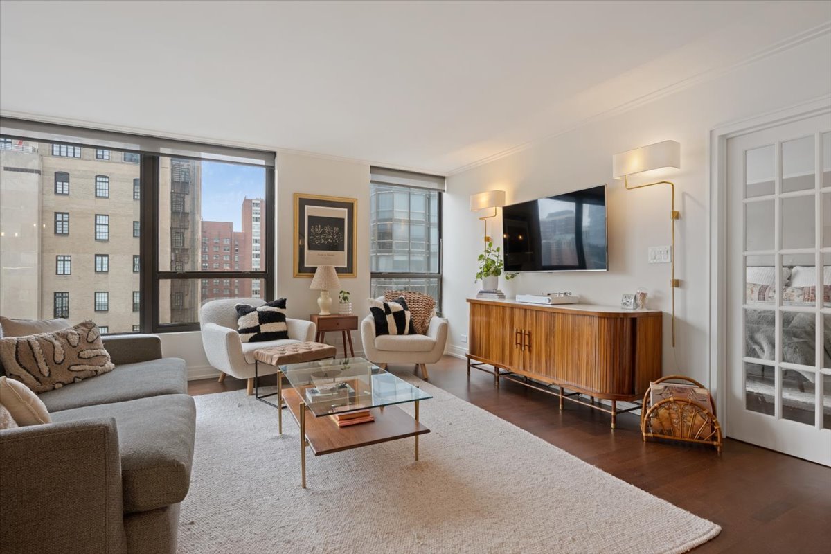 1313 N Ritchie Court 1502