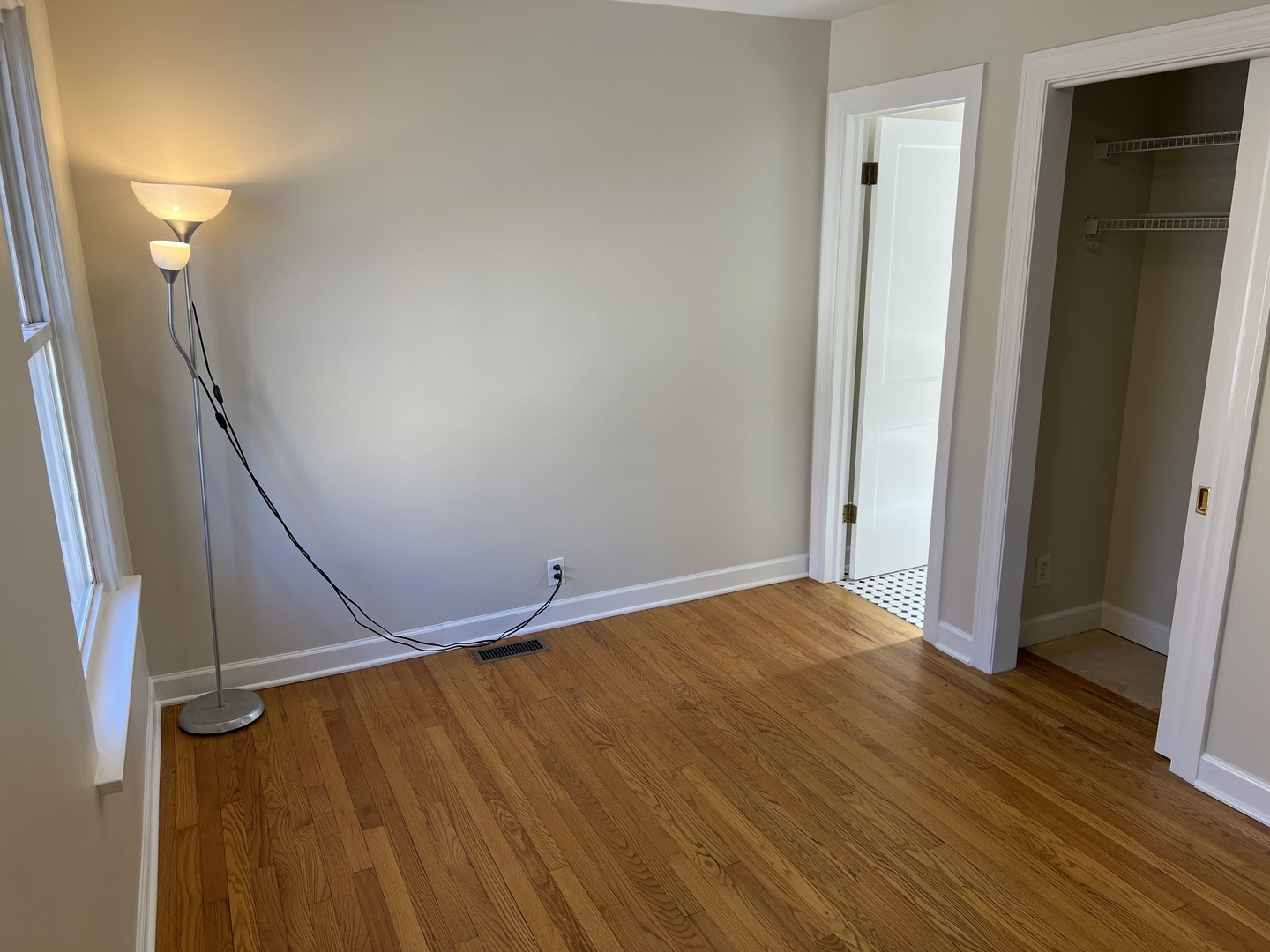 Skokie, Illinois 60077, United States, 1 Bedroom Bedrooms, ,1 BathroomBathrooms,Residential,Active,232379