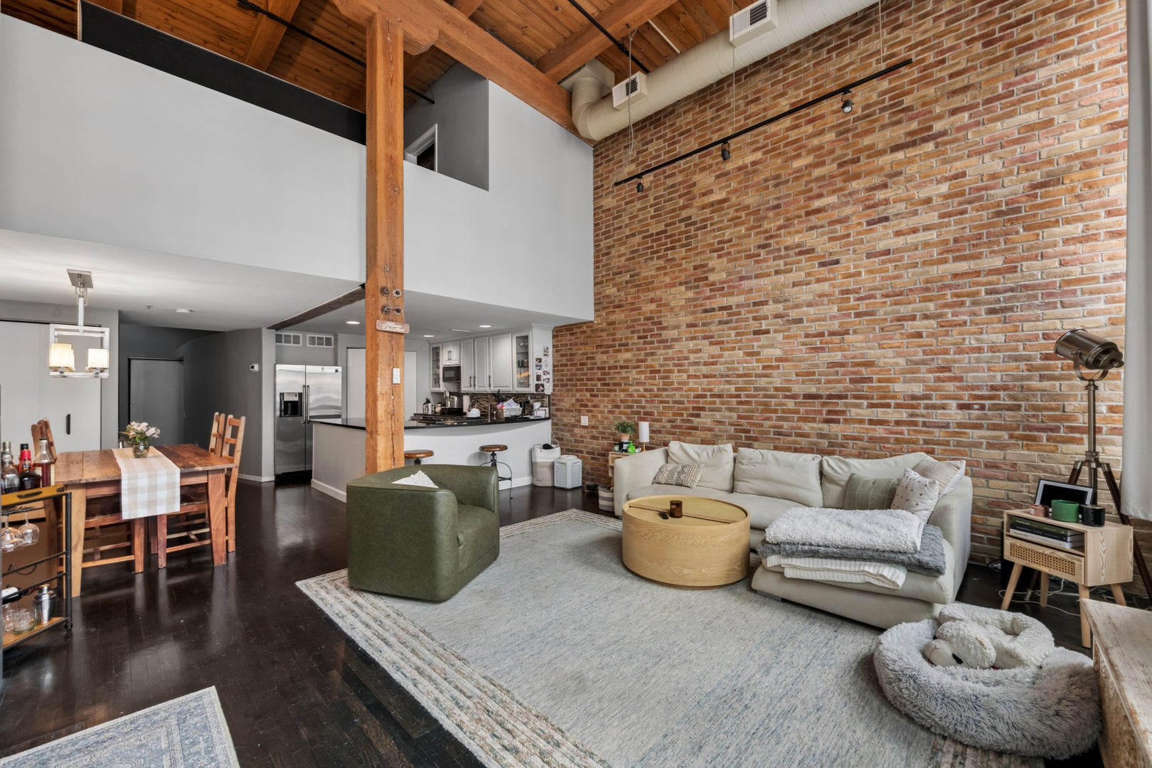 1000 W WASHINGTON Boulevard 430