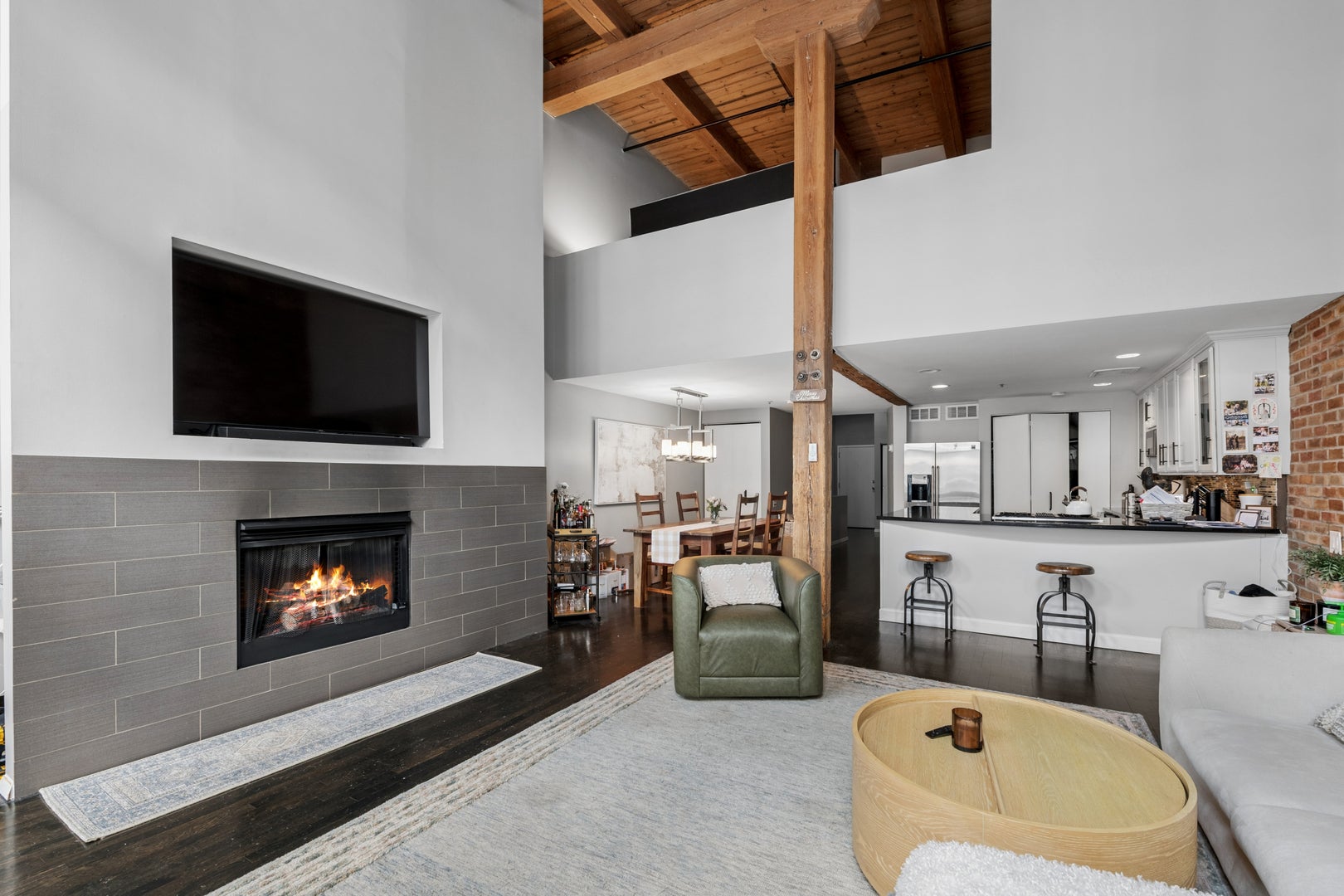 1000 W WASHINGTON Boulevard 430