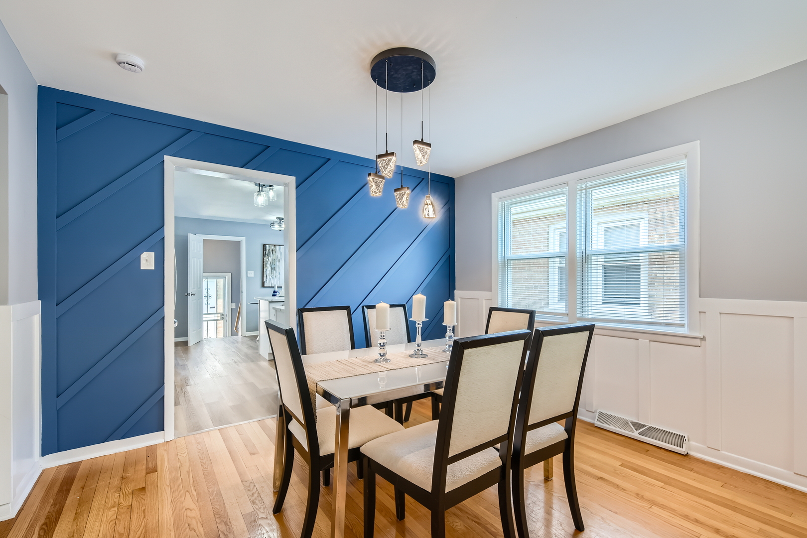 2814 W 83rd Street