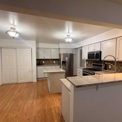 Tiny photo for 1127 Yorkshire Drive N, Sycamore, IL 60178 (MLS # 12767584)