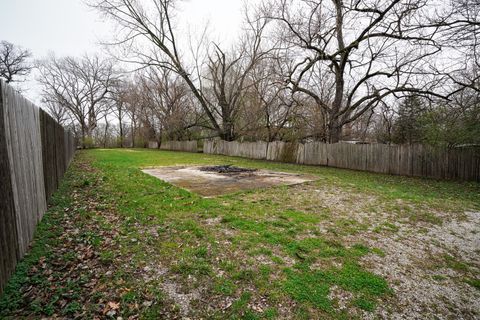 Tiny photo for 627 Manhattan Road, Joliet, IL 60433 (MLS # 12613867)