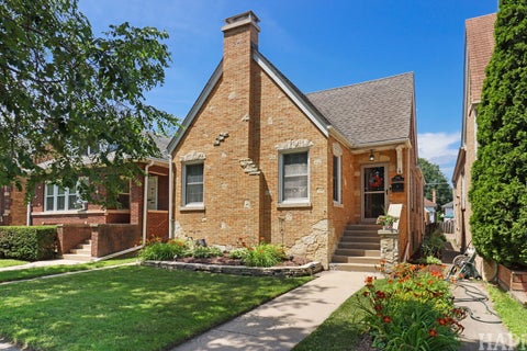 Photo of 7846 Kenneth Avenue, Skokie, IL 60076 (MLS # 12694371)