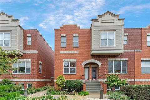 3651 W Cornelia Avenue E Chicago IL 60618