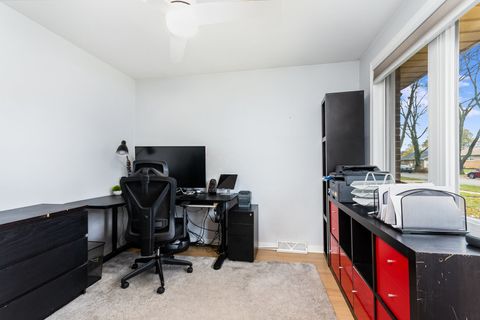 Tiny photo for 138 W Janice Lane, Addison, IL 60101 (MLS # 12596259)