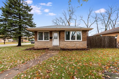 Tiny photo for 138 W Janice Lane, Addison, IL 60101 (MLS # 12596259)