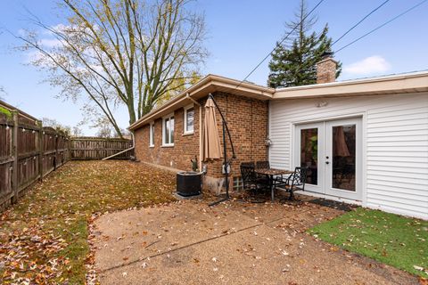 Tiny photo for 138 W Janice Lane, Addison, IL 60101 (MLS # 12596259)