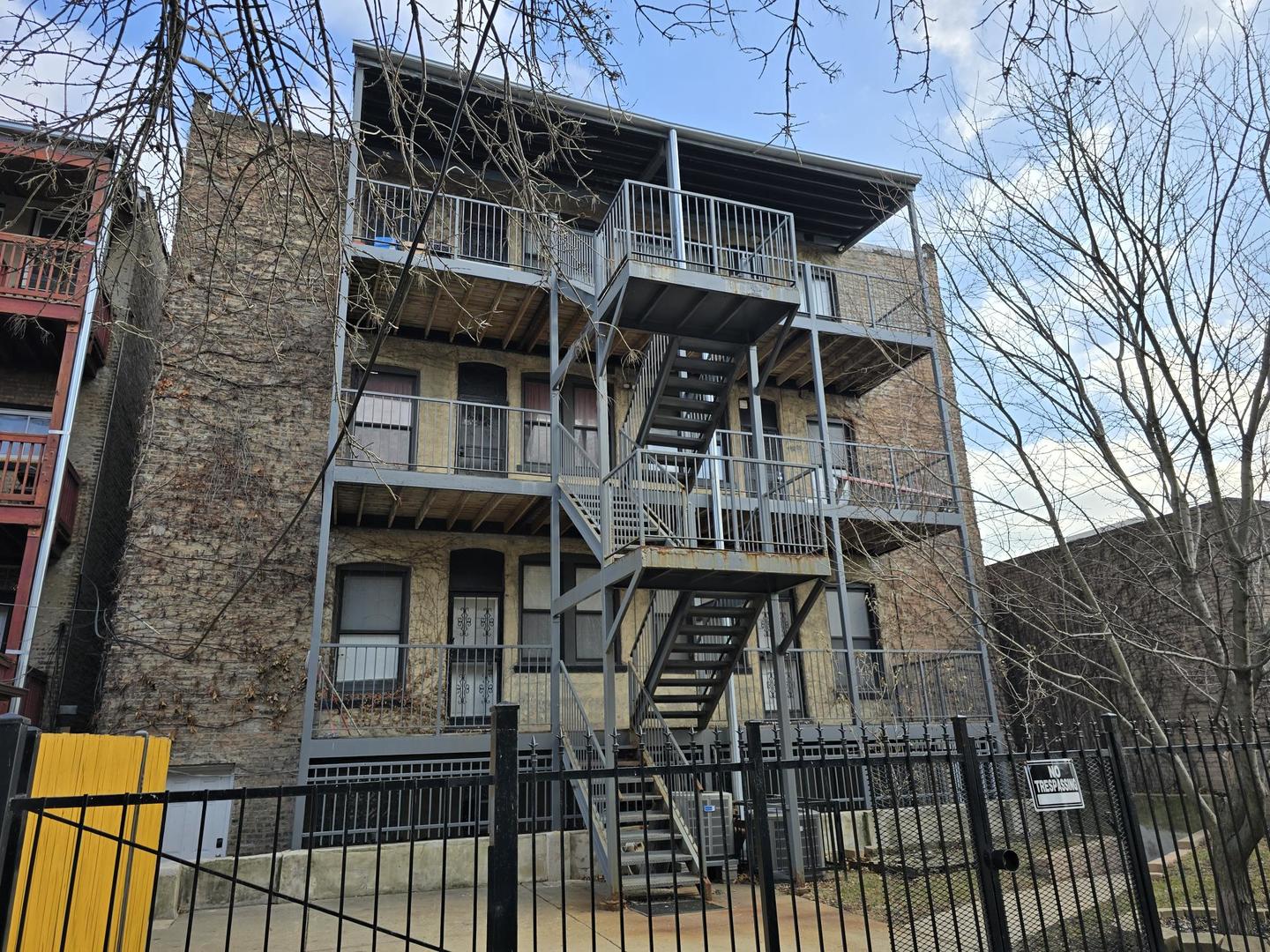 3428 S KING Drive