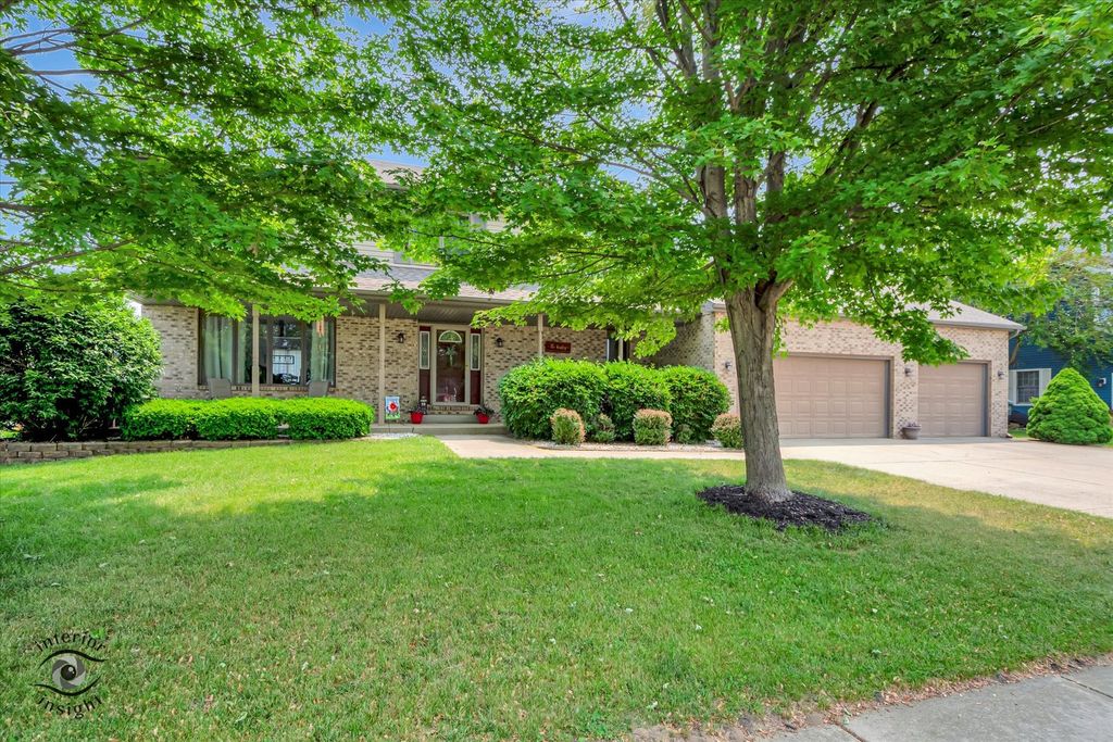 Photo for 975 S Laura Lane, Coal City, IL 60416 (MLS # 12362442)