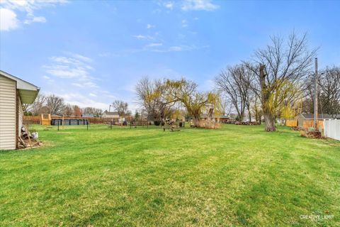 Tiny photo for 1006 Nancy Road, Lake Holiday, IL 60548 (MLS # 12607596)