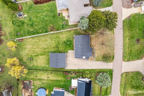 Tiny photo for 1006 Nancy Road, Lake Holiday, IL 60548 (MLS # 12607596)