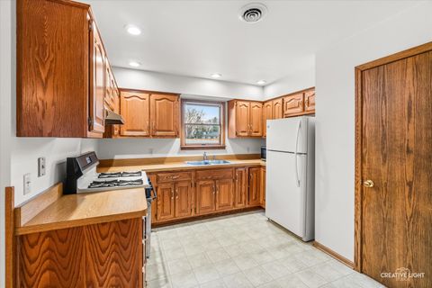 Tiny photo for 1006 Nancy Road, Lake Holiday, IL 60548 (MLS # 12607596)