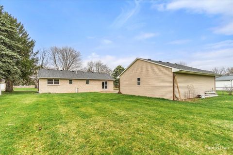 Tiny photo for 1006 Nancy Road, Lake Holiday, IL 60548 (MLS # 12607596)