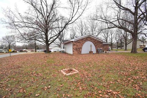 Tiny photo for 69 Cherry Drive, Mt Vernon, IL 62864 (MLS # 100000052)
