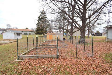 Tiny photo for 69 Cherry Drive, Mount Vernon, IL 62864 (MLS # 100000052)